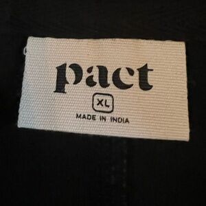 Pact Black airplane set xl